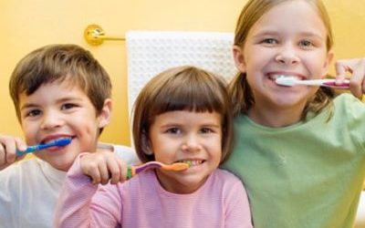 5 consejos para que los niños se cepillen bien los dientes