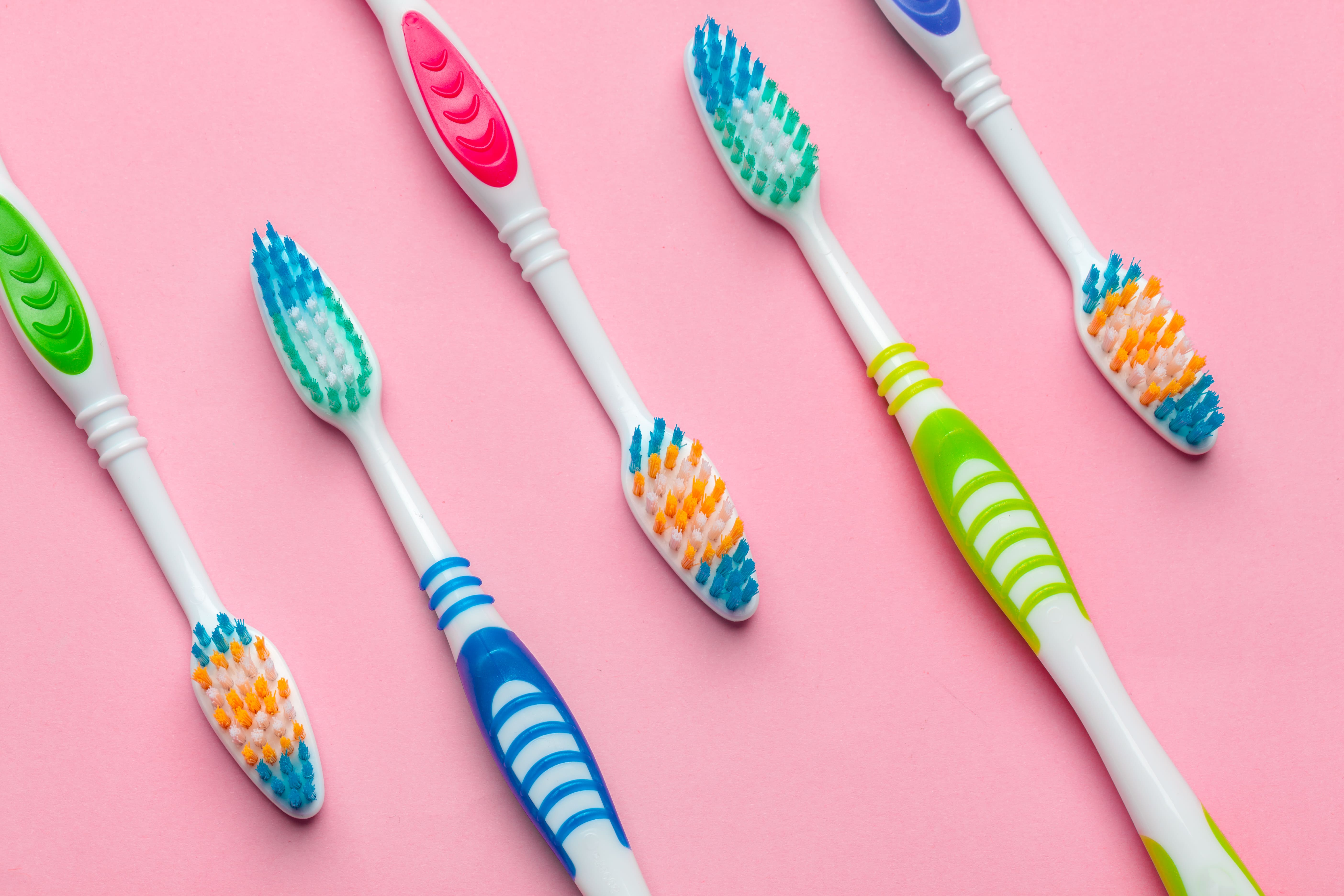 Cepillos de dientes: consejos para elegir el más adecuado para tus